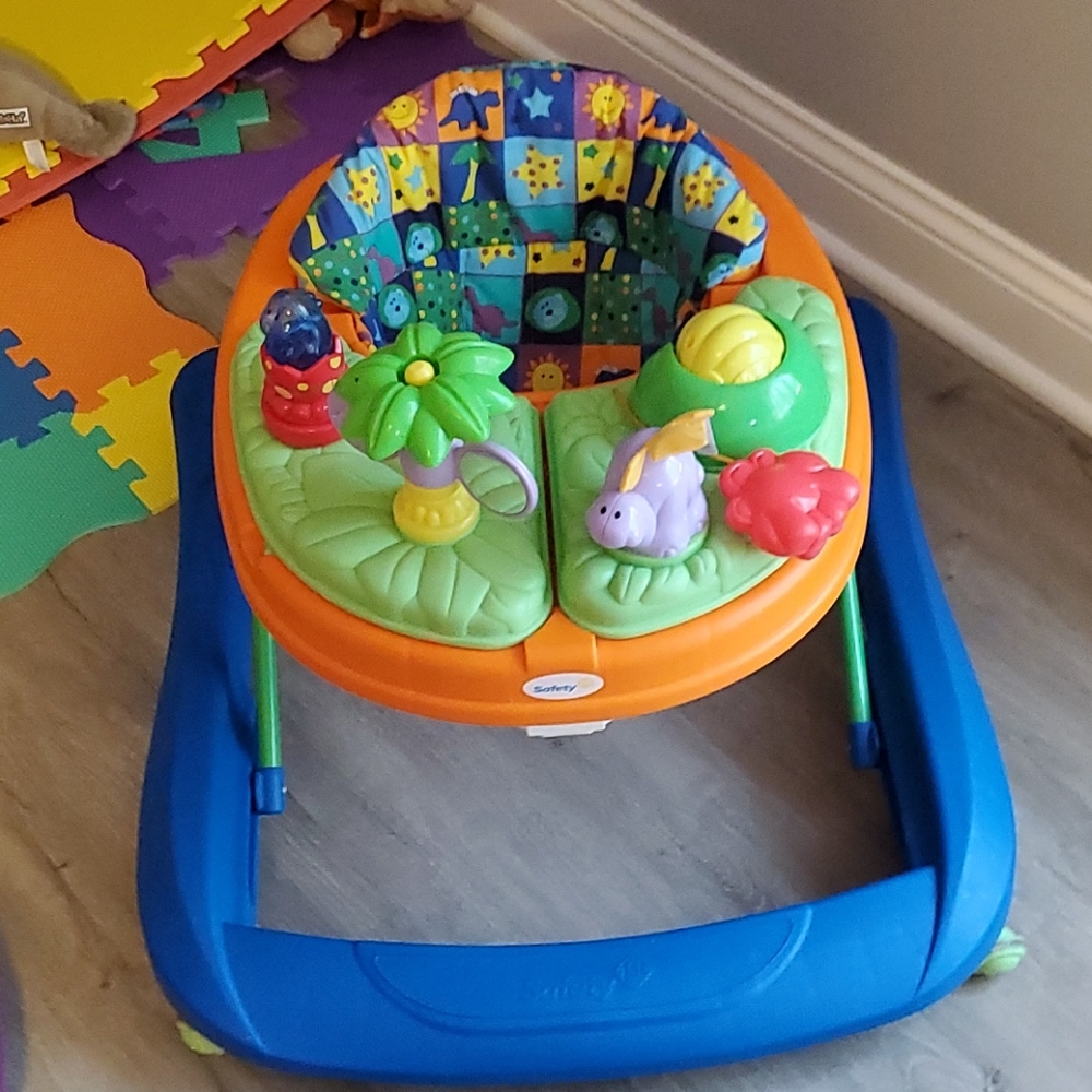 Safety 1st baby walker
